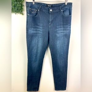 N and Y || Bejeweled embellished back pockets skinny jeans